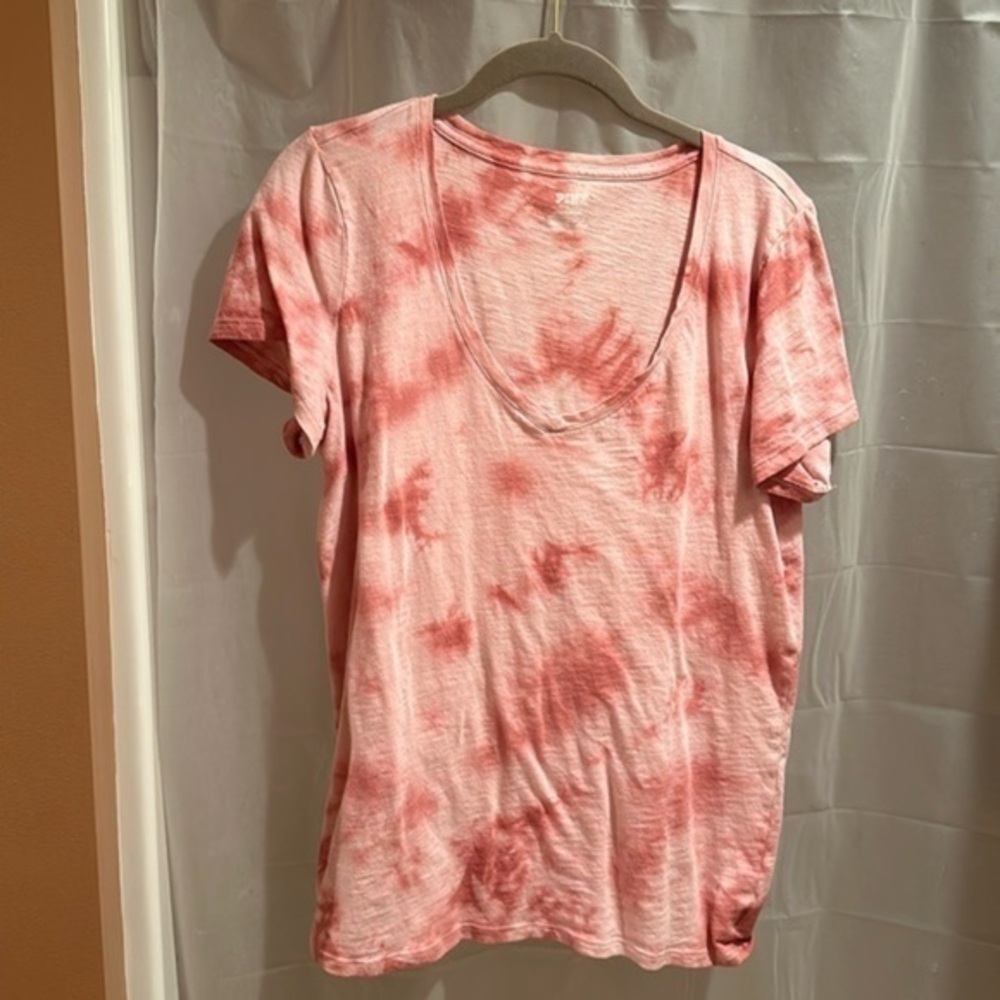 Victoria’s Secret PINK Women’s Pink short sleeved V-neck T-shirt Size L